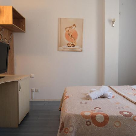 Hotel Sara & Spa Pristina Exteriör bild