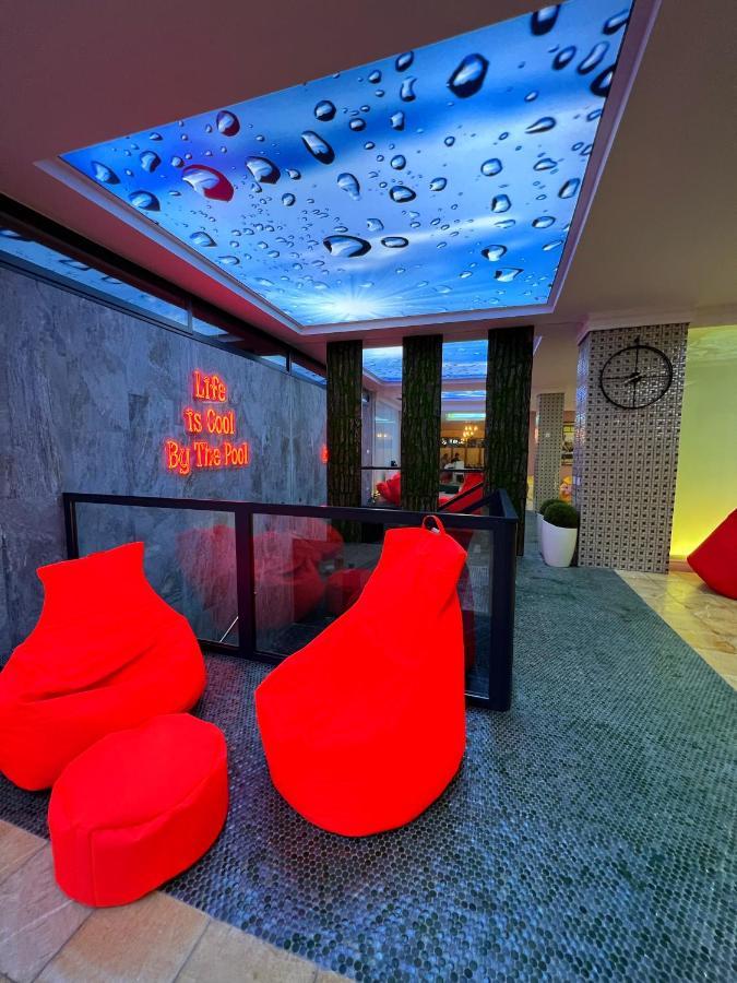 Hotel Sara & Spa Pristina Exteriör bild